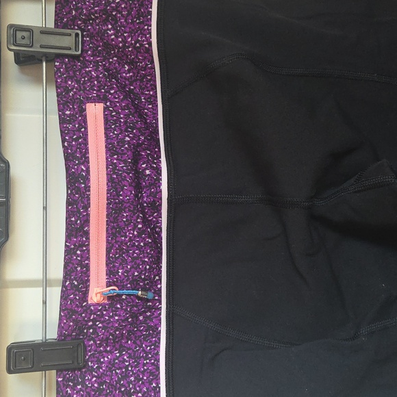 Lululemon Black And Purple Size 6 Leggings - Picture 3 of 7